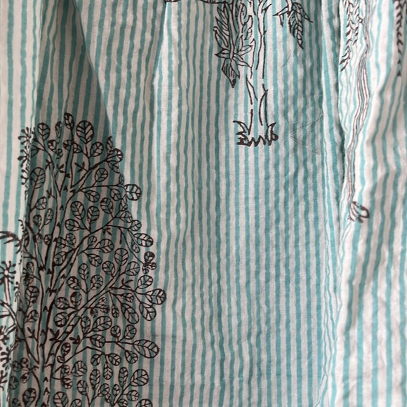 White and teal striped Cover-up - Picture 2 of 6